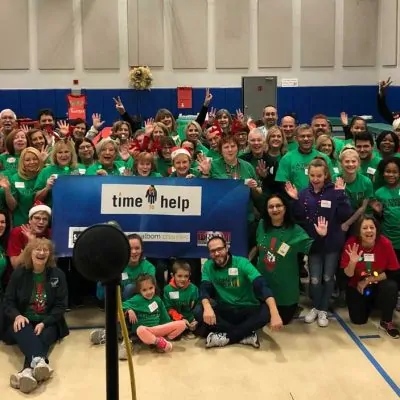 Volunteers ring in the holidays at Salvation Army Harbor Light